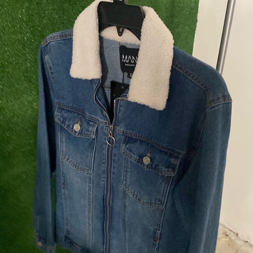 Small men’s jean jacket with furry collar